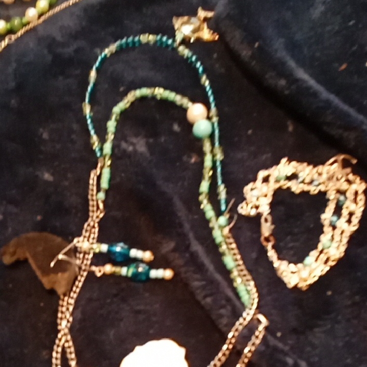 Elegant Blue And Silver Necklace With Multi-Strand Design